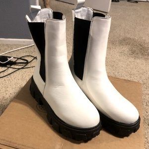 Faux leather chunky Chelsea boots